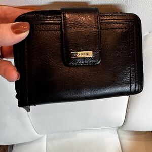 *Fossil black leather wallet. Excellent condition!